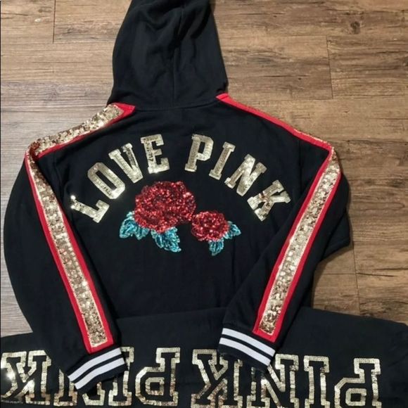 PINK VS 2017 FASHION SHOW BLING ROSES
HOODIE AND JOGGERS SET M - Picture 3 of 11